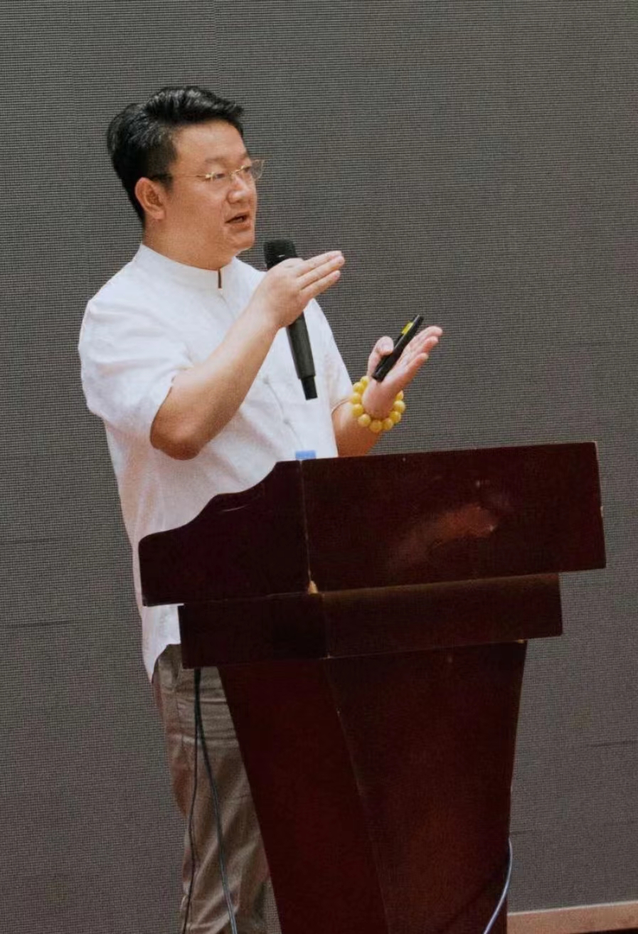李泊佑 8